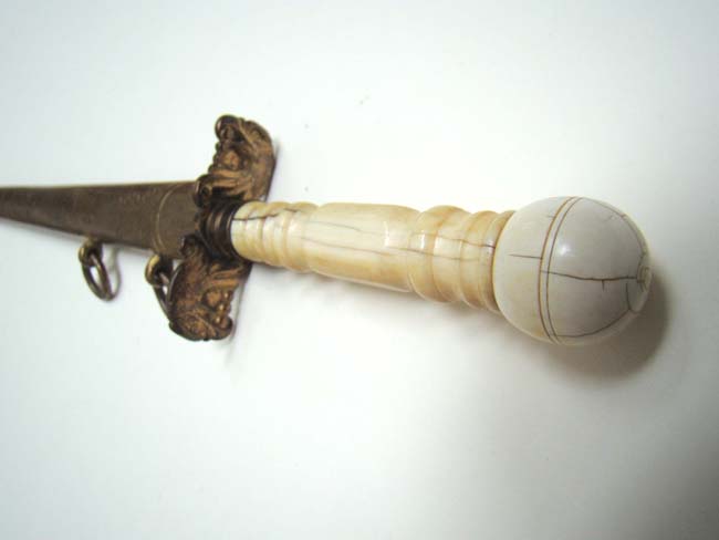 A RARE War of 1812 period U. S. Naval Officer's Dirk with EAGLE Cross Guard circa 1805-1815 — image 7